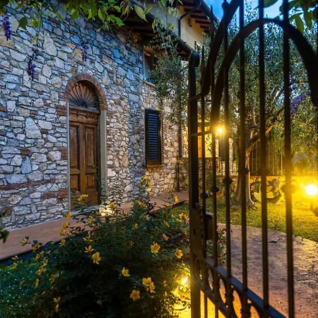 Pietra E Glicine Pieve a Nievole